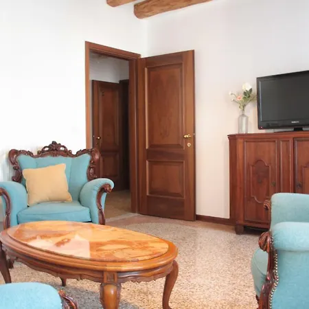 Rialto Grand Canal View Apartment *